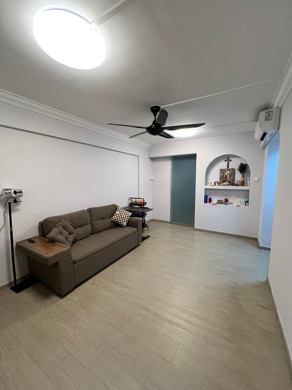HDB Common Room for Rent in Jurong West · 421 Jurong West Street 42, 640421 · S$ 1,200/mo - Image 5 of 8