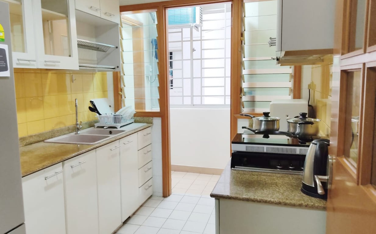 Queenstown Condo Common Room for Rent – 10 Stirling Road - Image 3 of 4