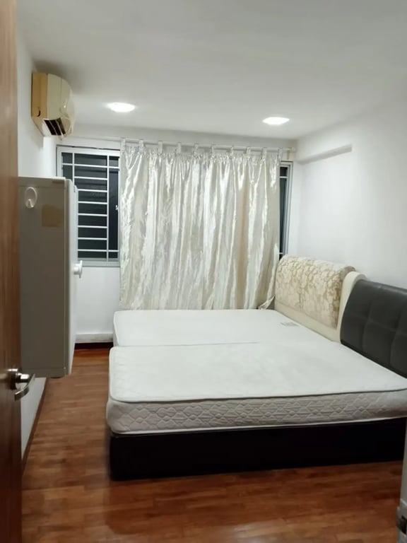 HDB Common Room for Rent in Choa Chu Kang · 414 Choa Chu Kang Avenue 4, 680414 · S$ 1,100/mo - Image 1 of 2