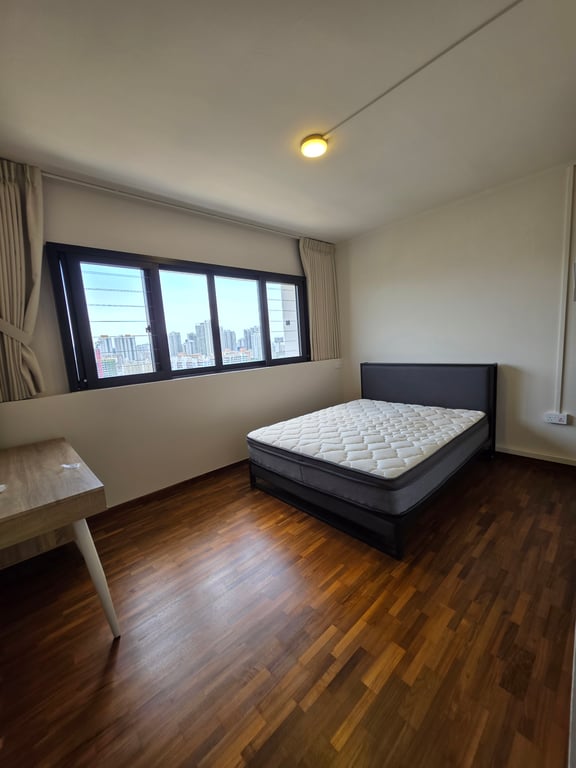 Bishan HDB Master Room for Rent – 135 Bishan Street 12 - Image 5 of 10