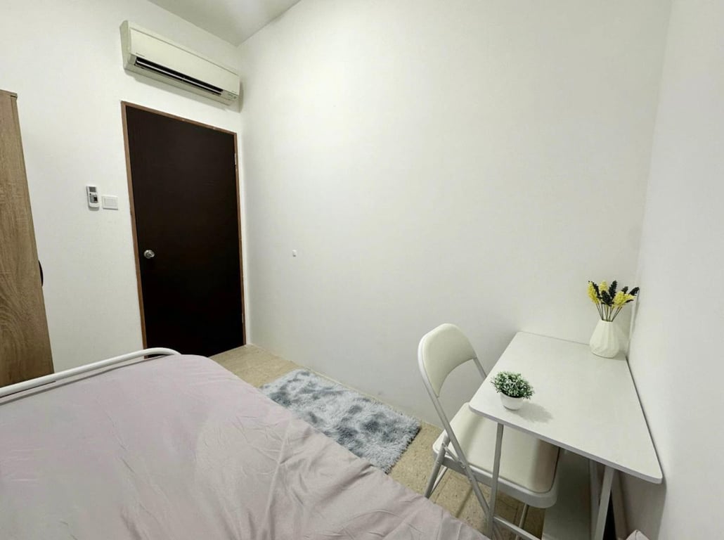 Condo Common Room for Rent in Tampines · 781 Upper Changi Road East, 486069 · S$ 900/mo - Image 3 of 6