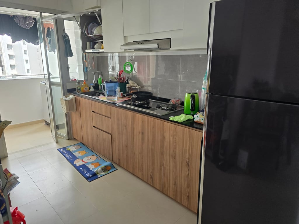 Yishun HDB Common Room for Rent – 473A Yishun Street 42 - Image 3 of 4