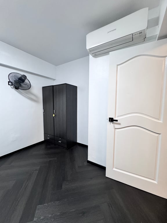 HDB Common Room for Rent in Jurong West · 268C Boon Lay Drive, 643268 · S$ 1,000/mo - Image 2 of 6