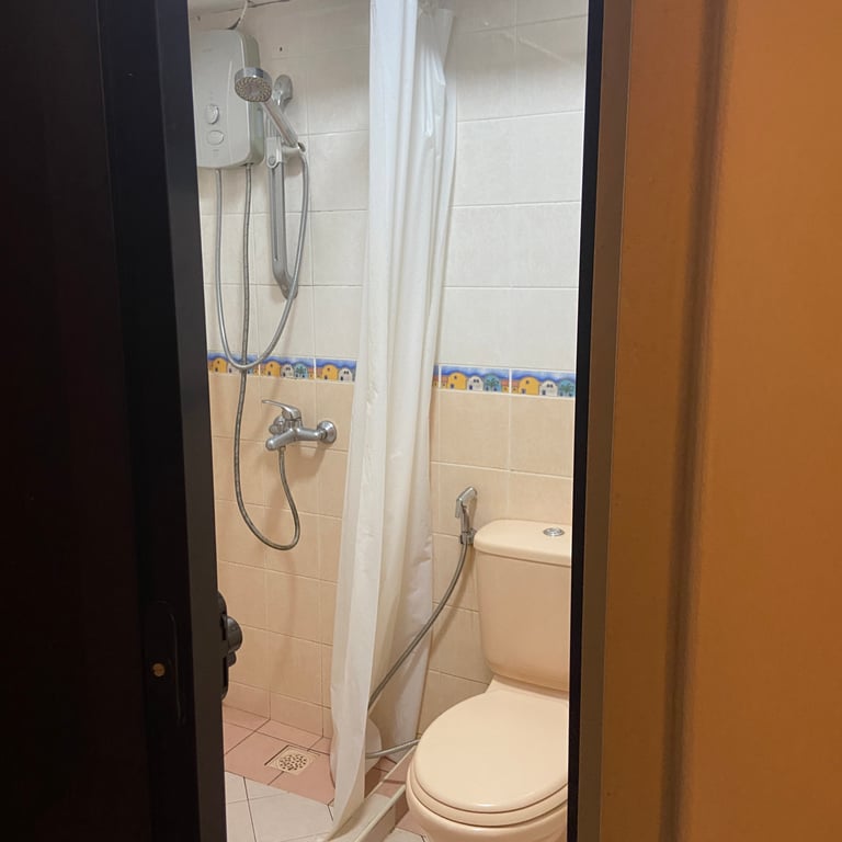 HDB Master Room for Rent in Kallang · 12 Farrer Park Road, 210012 · S$ 1,800/mo - Image 4 of 4