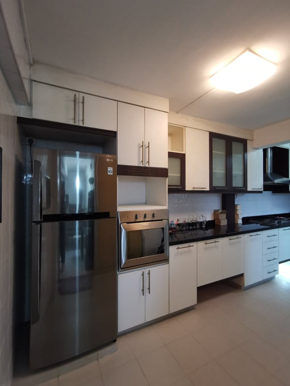 HDB Master Room for Rent in Bukit Merah · 107 Spottiswoode Park Road, 080107 · S$ 1,680/mo - Image 6 of 6