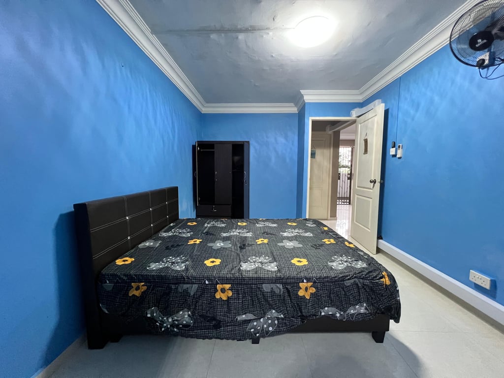 Hougang HDB Master Room for Rent – 602 Hougang Avenue 4 - Image 2 of 6