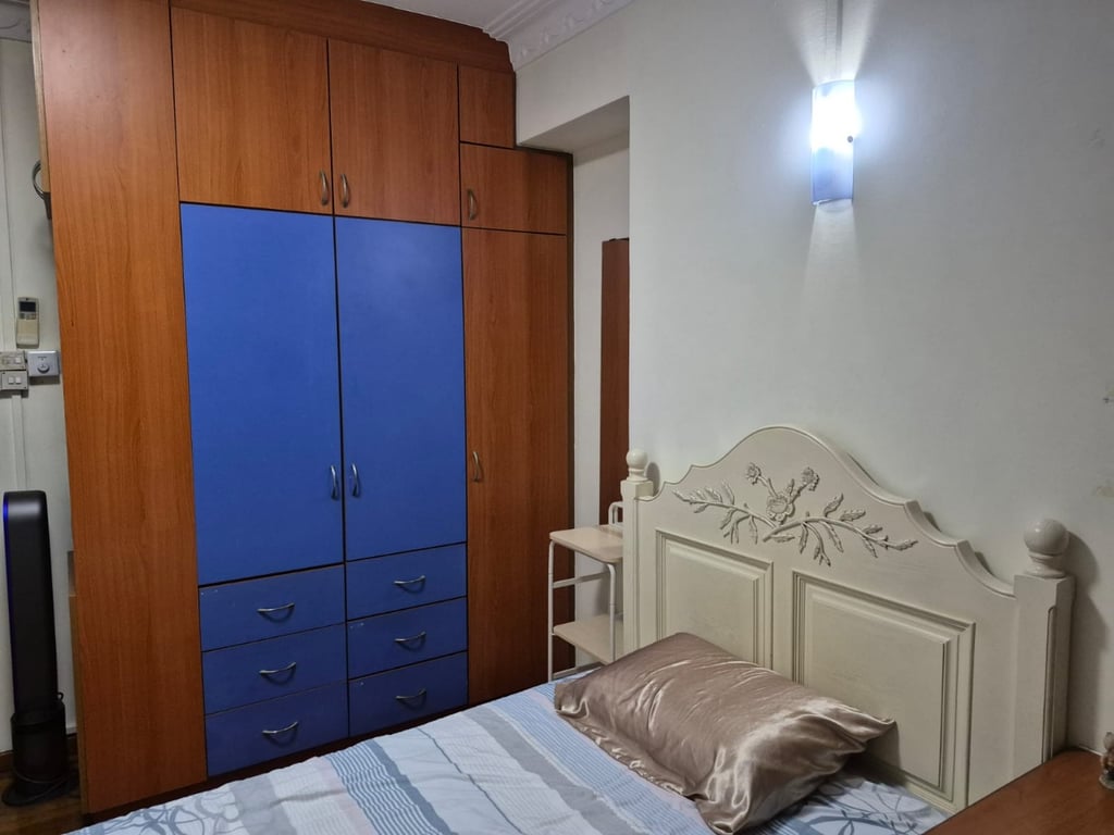 HDB Common Room for Rent in Queenstown · 148 Mei Ling Street, 140148 · S$ 1,000/mo - Image 2 of 2