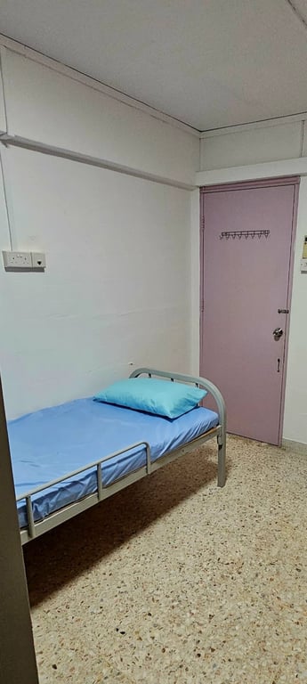 Ang Mo Kio HDB Common Room for Rent – 465 Ang Mo Kio Avenue 10 - Image 2 of 7