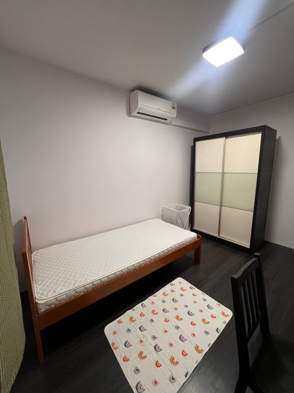 HDB Common Room for Rent in Clementi · 304 Clementi Avenue 4 · S$ 1,100/mo - Image 1 of 1
