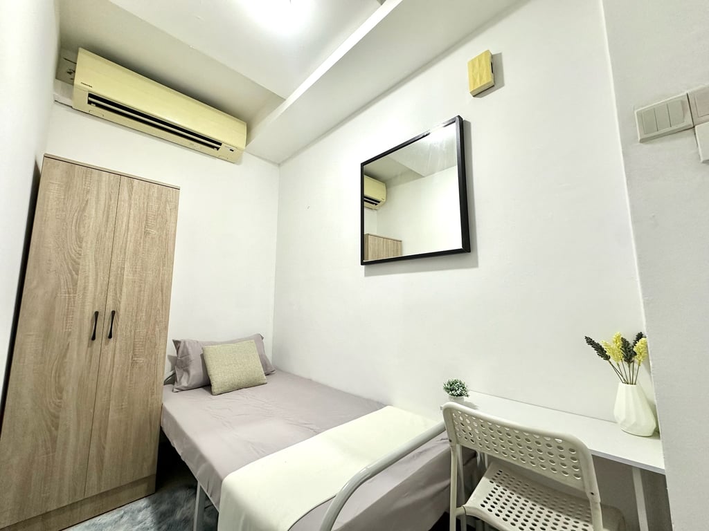 Bukit Batok Condo Common Room for Rent – 56 Bukit Batok East Avenue 5 - Image 13 of 15