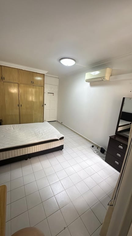 Tampines HDB Master Room for Rent – 212 Tampines Street 23 - Image 2 of 6