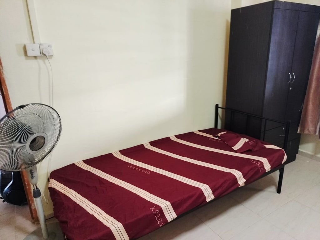 HDB Common Room for Rent in Jurong West · 440 Jurong West Avenue 1, 640440 · S$ 450/mo - Image 3 of 7