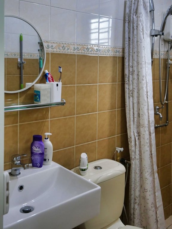 HDB Master Room for Rent in Clementi · 455 Clementi Avenue 3, 120455 · S$ 1,600/mo - Image 2 of 3