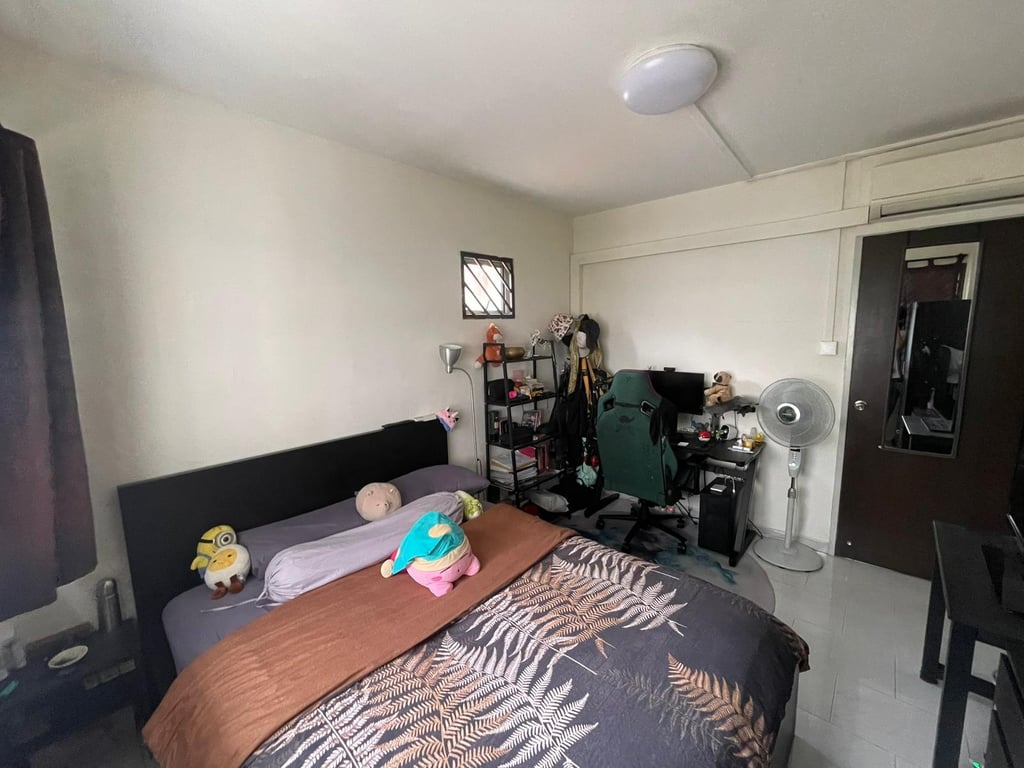HDB Common Room for Rent in Bukit Panjang · 242 Bukit Panjang Ring Road, 670242 · S$ 650/mo - Image 4 of 12