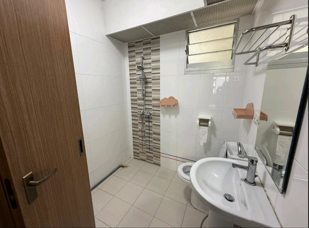 HDB Master Room for Rent in Punggol · 406B Northshore Drive, 822406 · S$ 900/mo - Image 4 of 5