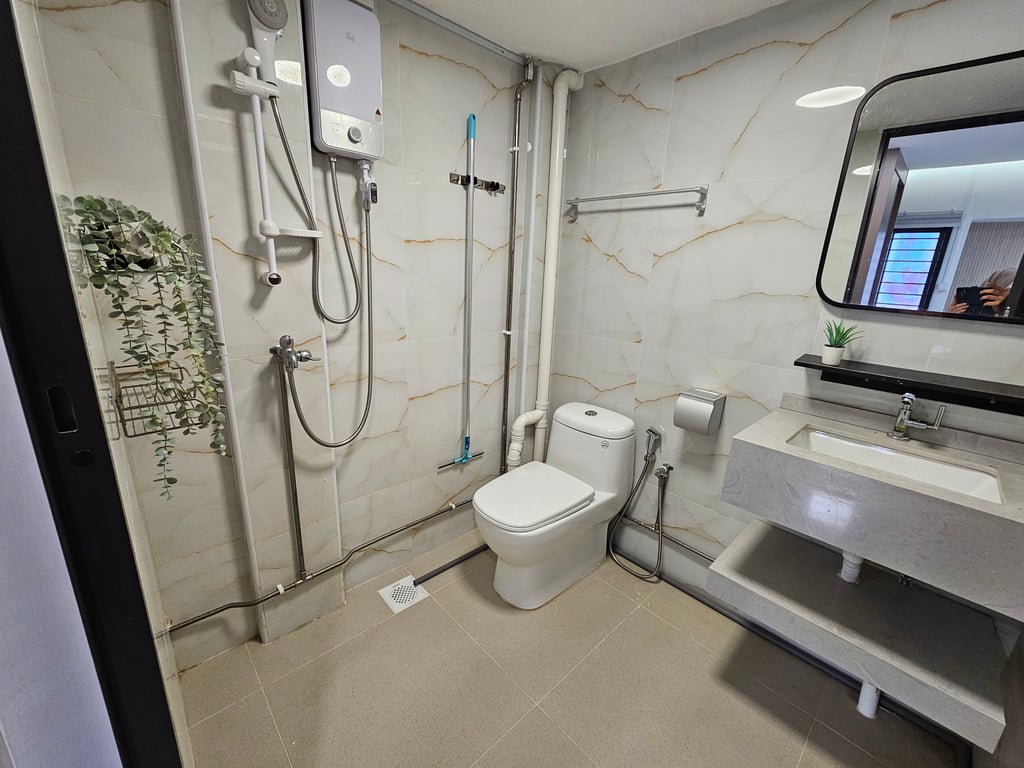 HDB Master Room for Rent in Ang Mo Kio · 722 Ang Mo Kio Avenue 8, 560722 · S$ 2,100/mo - Image 7 of 7
