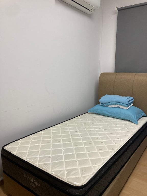 HDB Common Room for Rent in Jurong West · 673C Jurong West Street 65, 643673 · S$ 700/mo - Image 1 of 3
