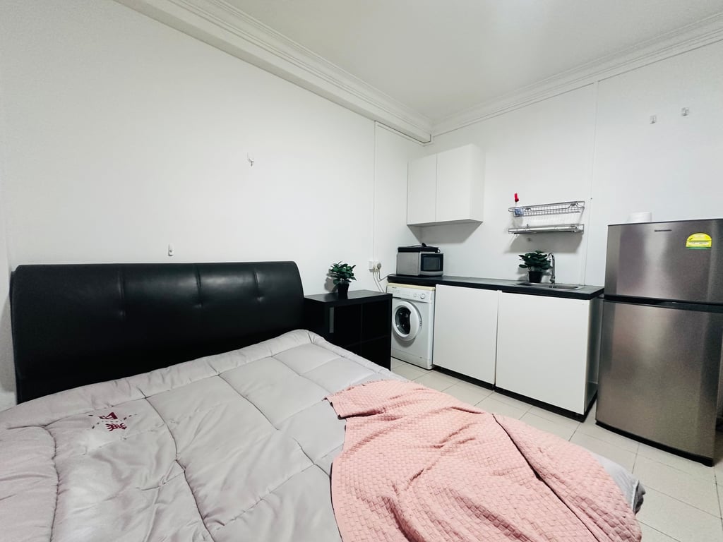 Landed Whole Unit for Rent in Bukit Merah · Wishart Road · S$ 2,000/mo - Image 2 of 5