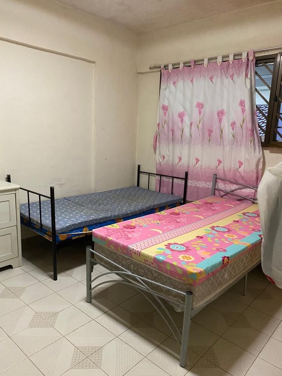 HDB Common Room for Rent in Jurong East · 339 Jurong East Avenue 1 · S$ 700/mo - Image 1 of 1