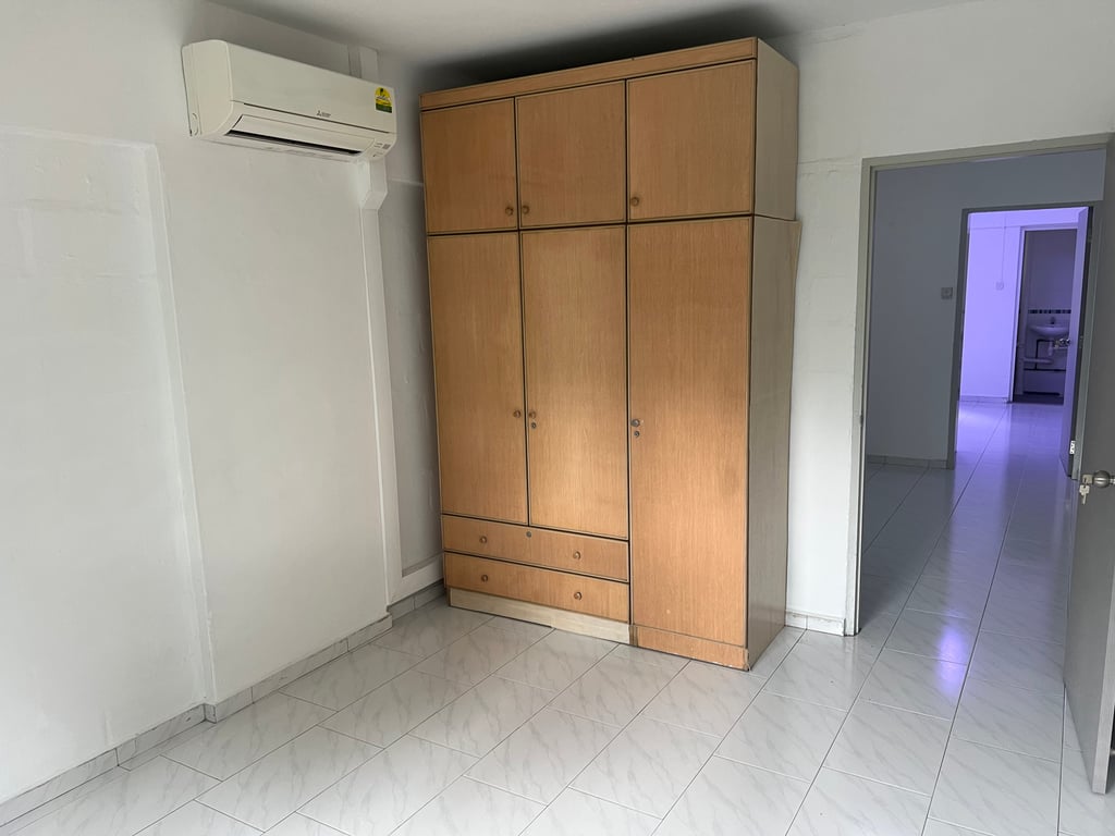 HDB Whole Unit for Rent in Woodlands · 24 Marsiling Drive, 730024 · S$ 2,800/mo - Image 4 of 11