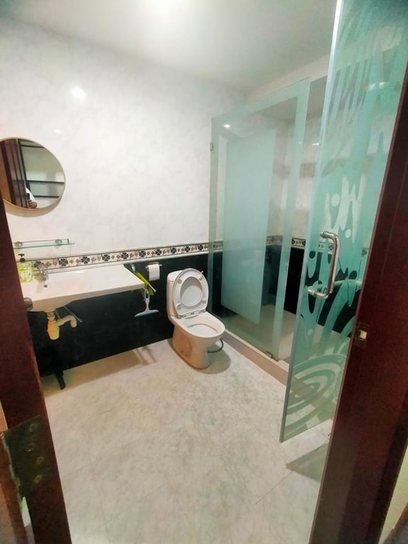 Landed Master Room for Rent in Serangoon · Seletar Hills Drive · S$ 2,250/mo - Image 3 of 3