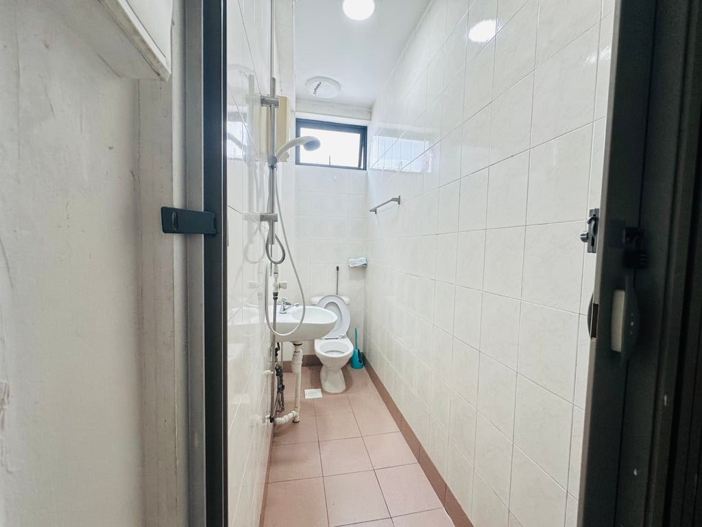 Landed Whole Unit for Rent in Bukit Merah · Wishart Road · S$ 2,000/mo - Image 5 of 5