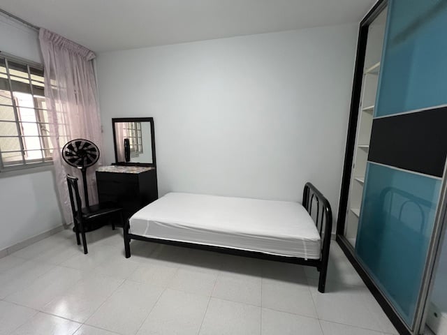 HDB Common Room for Rent in Bukit Panjang · 222 Pending Road, 670222 · S$ 800/mo - Image 3 of 7