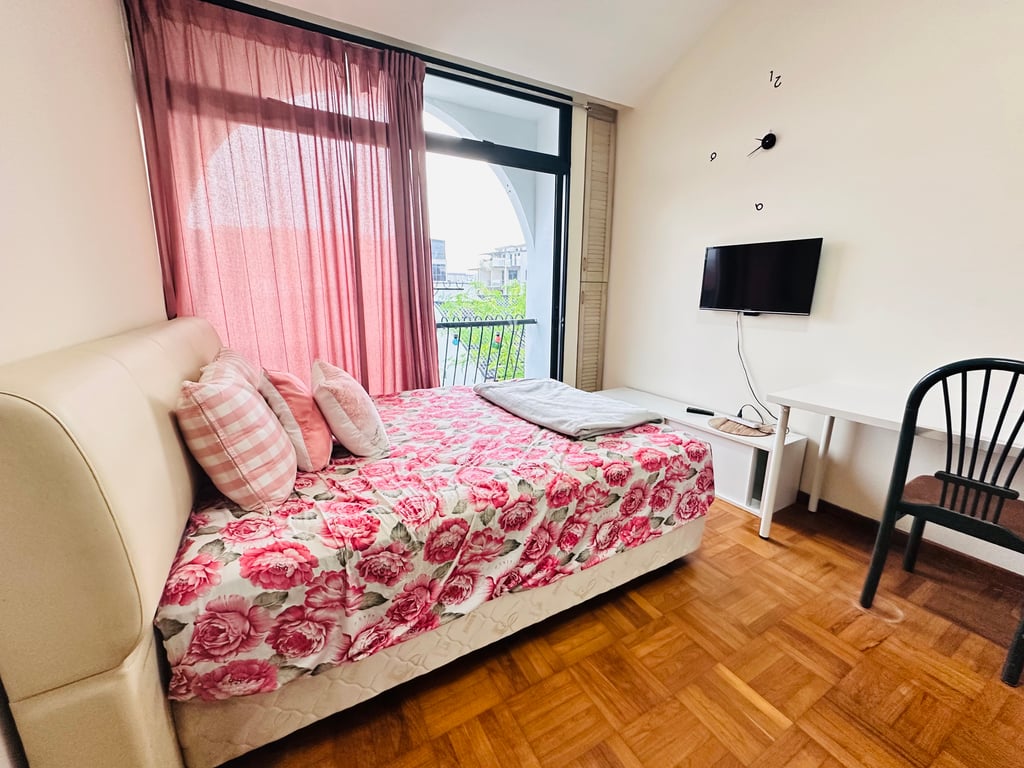 Landed Whole Unit for Rent in Bedok · Jalan Punai · S$ 1,900/mo - Image 1 of 10