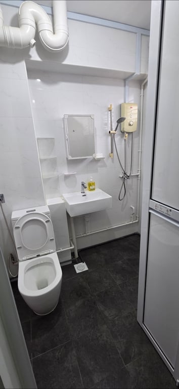 Hougang HDB Master Room for Rent – 534 Hougang Street 52 - Image 4 of 4