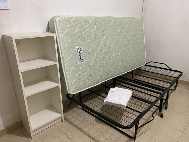 HDB Common Room for Rent in Bukit Batok · 239 Bukit Batok East Avenue 5 · S$ 700/mo - Image 1 of 1