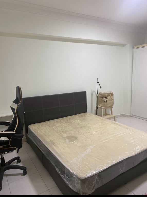 HDB Master Room for Rent in Bukit Panjang · 185 Jelebu Road, 670185 · S$ 1,300/mo - Image 3 of 9