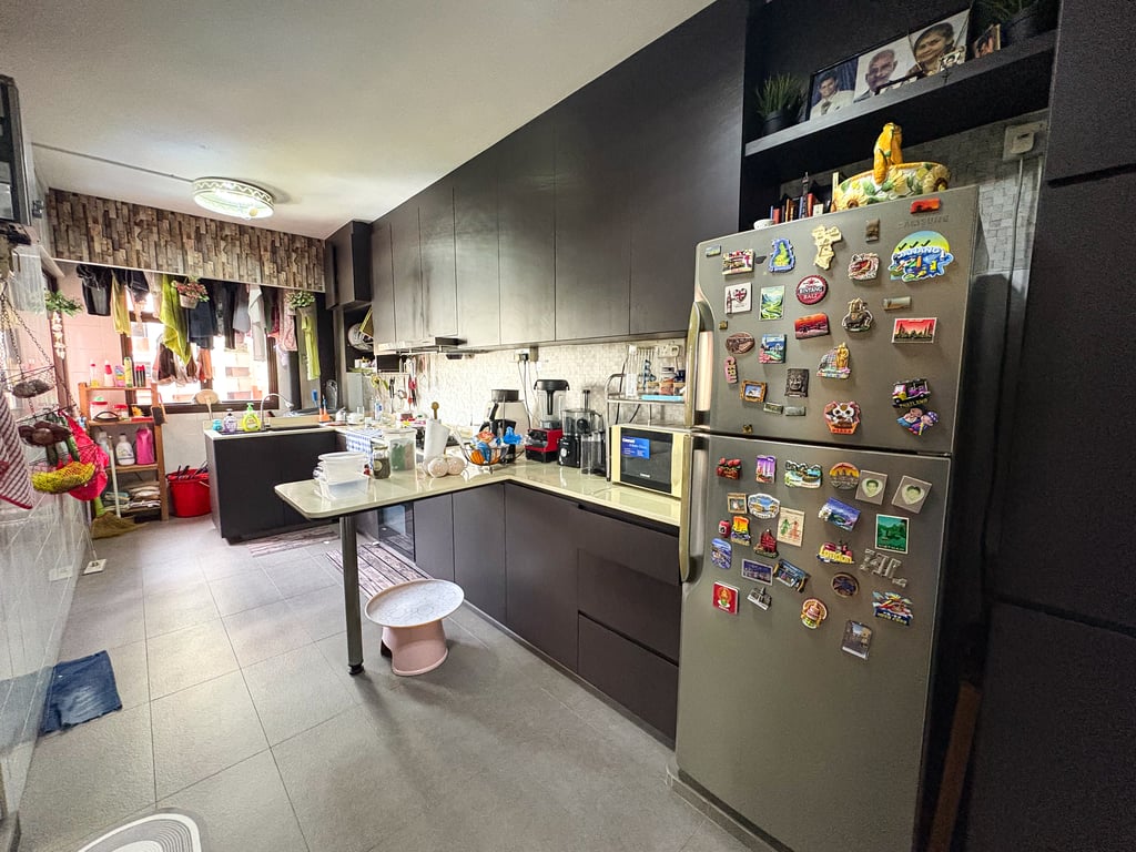 HDB Common Room for Rent in Sengkang · 196 Rivervale Drive, 540196 · S$ 1,000/mo - Image 4 of 6