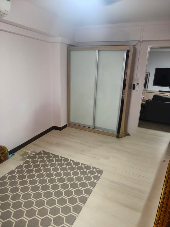 HDB Common Room for Rent in Tampines · 303 Tampines Street 32, 520303 · S$ 800/mo - Image 1 of 2
