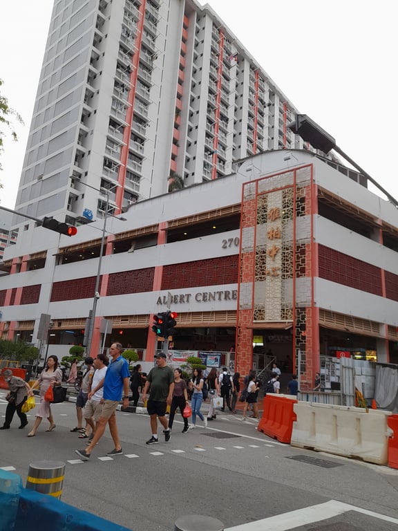 HDB Common Room for Rent in Rochor · 271 Queen Street, 180271 · S$ 1,100/mo - Image 1 of 8