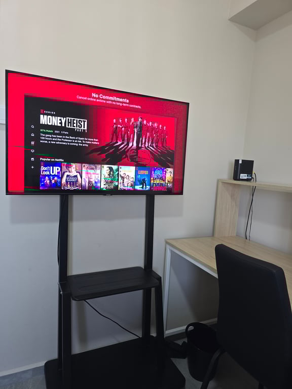 HDB Common Room for Rent in Woodlands · 724 Woodlands Avenue 6, 730724 · S$ 1,000/mo - Image 2 of 5