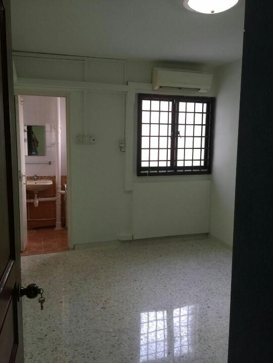 HDB Whole Unit for Rent in Clementi · 330 Clementi Avenue 2, 120330 · S$ 3,500/mo - Image 3 of 9