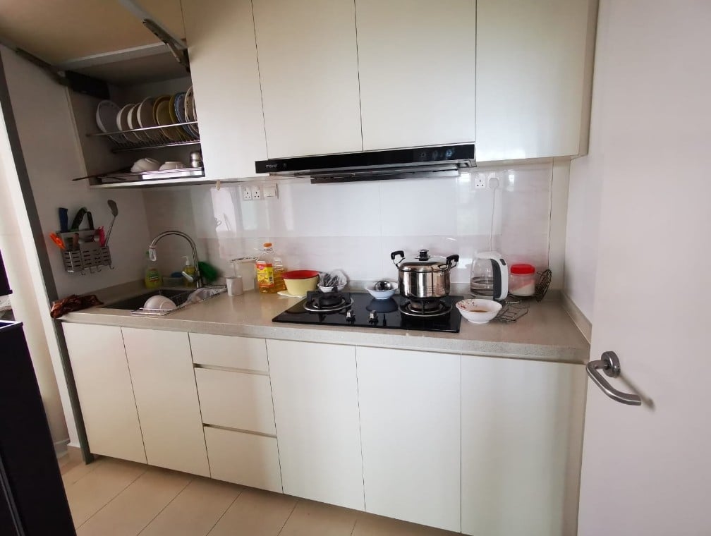 HDB Master Room for Rent in Queenstown · 31 Margaret Drive, 140031 · S$ 400/mo - Image 3 of 5