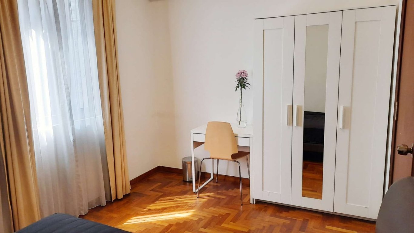 Room listing image