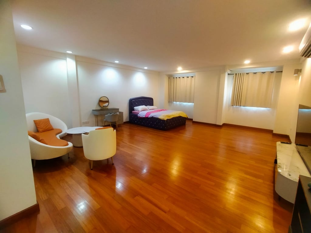 Landed Master Room for Rent in Serangoon · Seletar Hills Drive · S$ 2,250/mo - Image 1 of 3