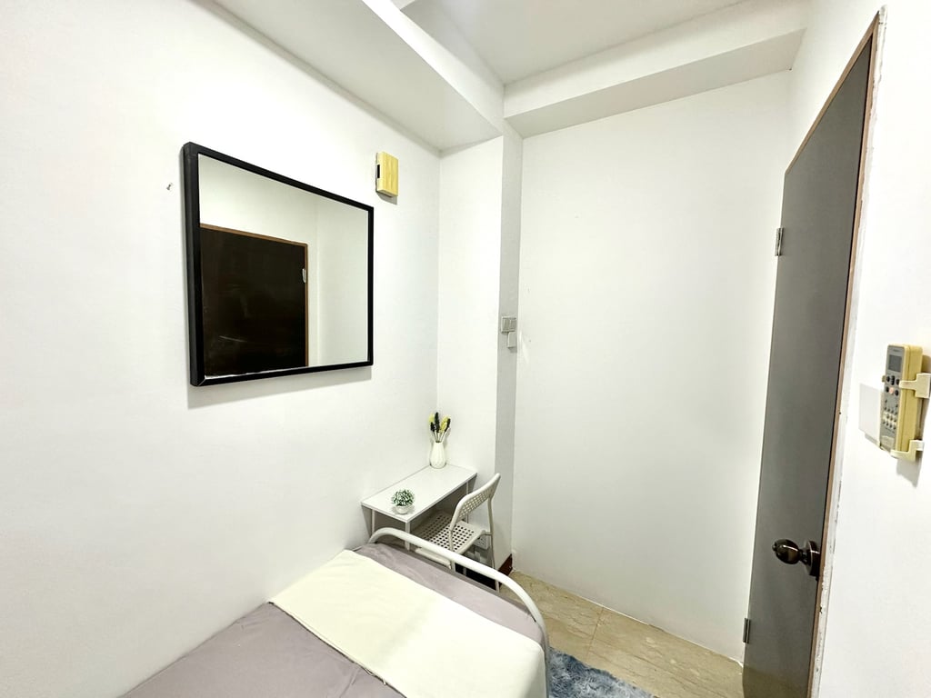 Bukit Batok Condo Common Room for Rent – 56 Bukit Batok East Avenue 5 - Image 12 of 15