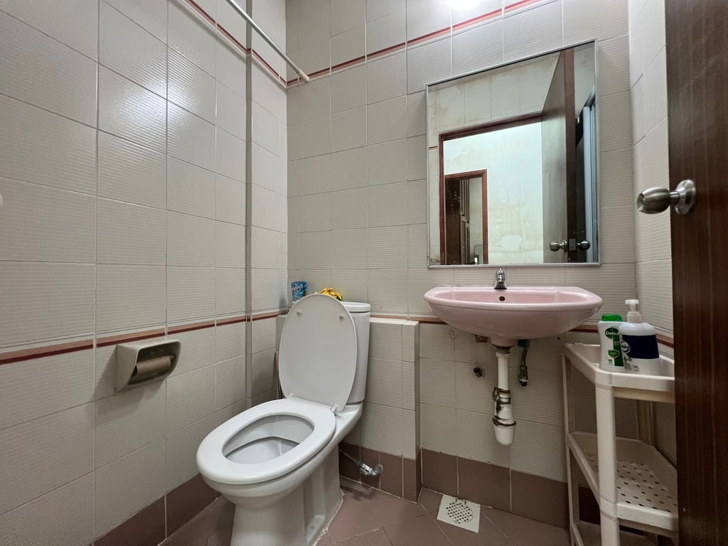 Room listing image