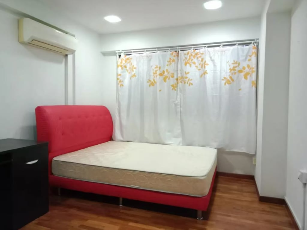 HDB Common Room for Rent in Choa Chu Kang · 414 Choa Chu Kang Avenue 4, 680414 · S$ 850/mo - Image 1 of 3