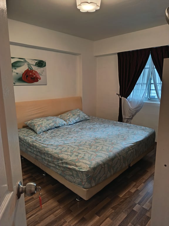 HDB Master Room for Rent in Queenstown · 3 Dover Road, 130003 · S$ 1,400/mo - Image 1 of 5