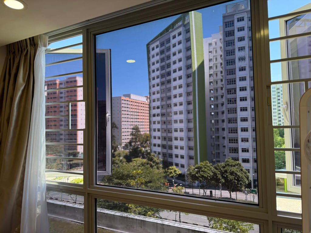 HDB Common Room for Rent in Tampines · 515B Tampines Central 7, 522515 · S$ 1,200/mo - Image 3 of 4