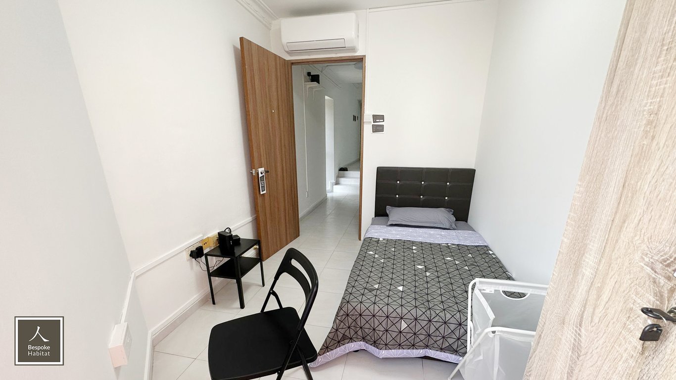 Jurong East Condo Common Room for Rent – 122 Jurong East Street 13 - Image 2 of 5