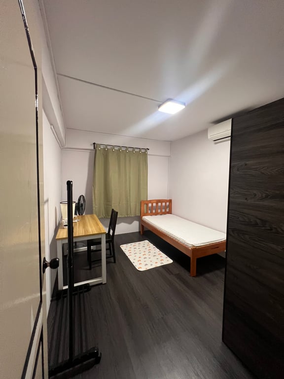 Clementi HDB Common Room for Rent – 304 Clementi Avenue 4 - Image 2 of 4