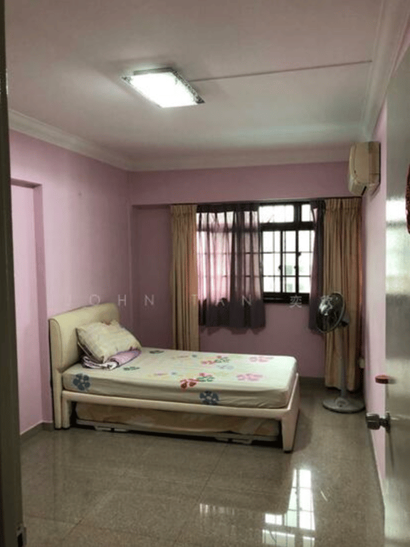 HDB Common Room for Rent in Bukit Merah · 17A Telok Blangah Crescent, 091017 · S$ 950/mo - Image 1 of 5