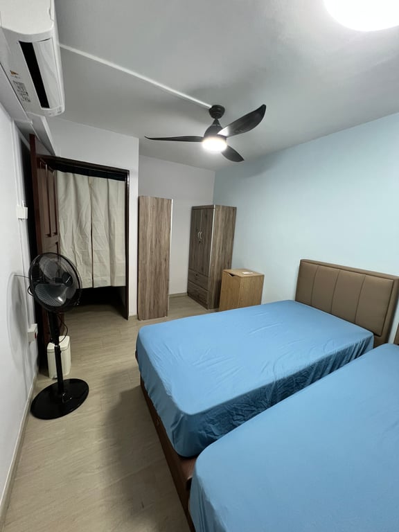HDB Common Room for Rent in Jurong West · 421 Jurong West Street 42, 640421 · S$ 1,200/mo - Image 2 of 8
