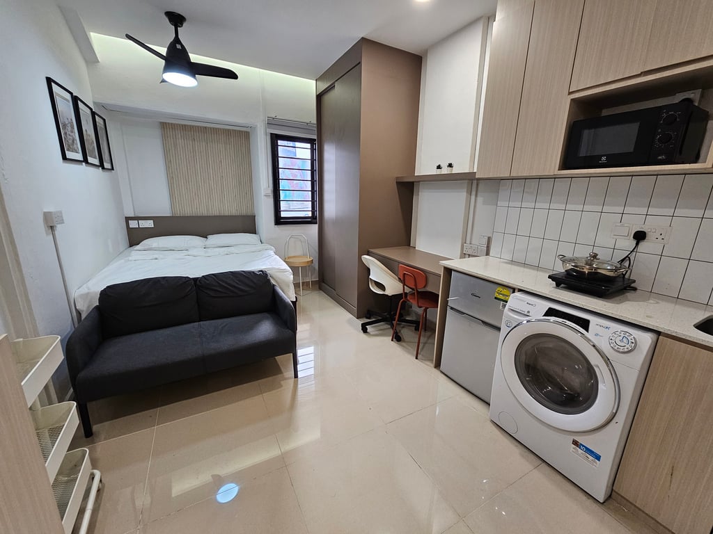 HDB Master Room for Rent in Ang Mo Kio · 722 Ang Mo Kio Avenue 8 · S$ 2,100/mo - Image 1 of 1