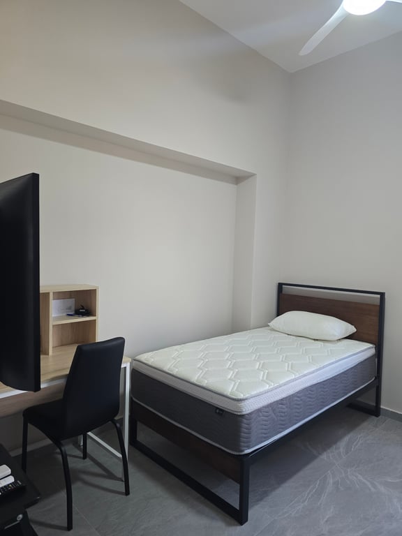 HDB Common Room for Rent in Woodlands · 724 Woodlands Avenue 6, 730724 · S$ 1,000/mo - Image 3 of 5